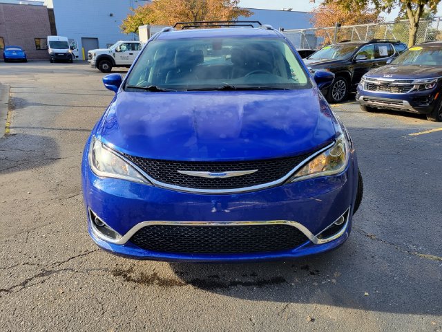 Used 2018 Chrysler Pacifica Touring-L Plus FWD image 8