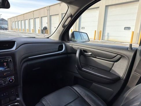 Used 2016 Chevrolet Traverse LT image 17