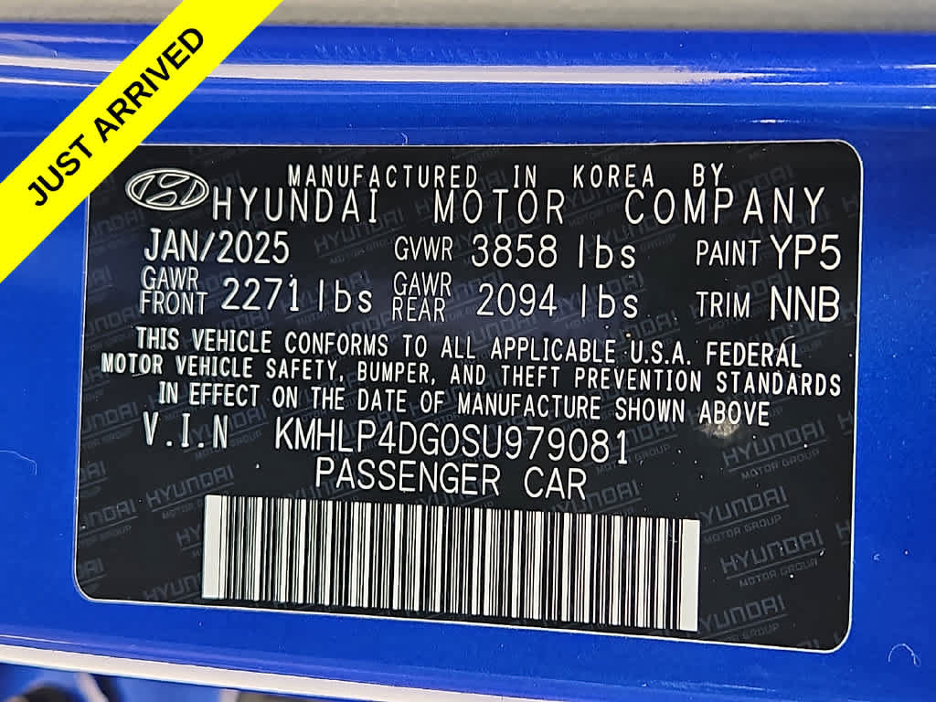 Used 2025 Hyundai Elantra Limited FWD image 29