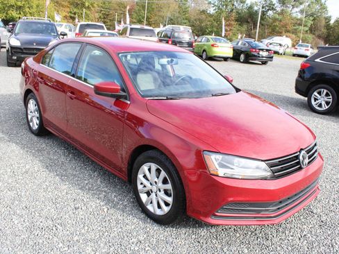 Used 2017 Volkswagen Jetta S image 4