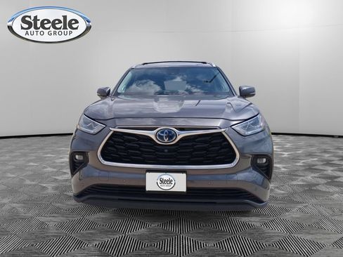 Used 2024 Toyota Highlander Limited FWD image 14