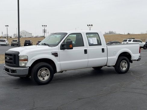 Used 2009 Ford F250 2WD Crew Cab Super Duty image 3