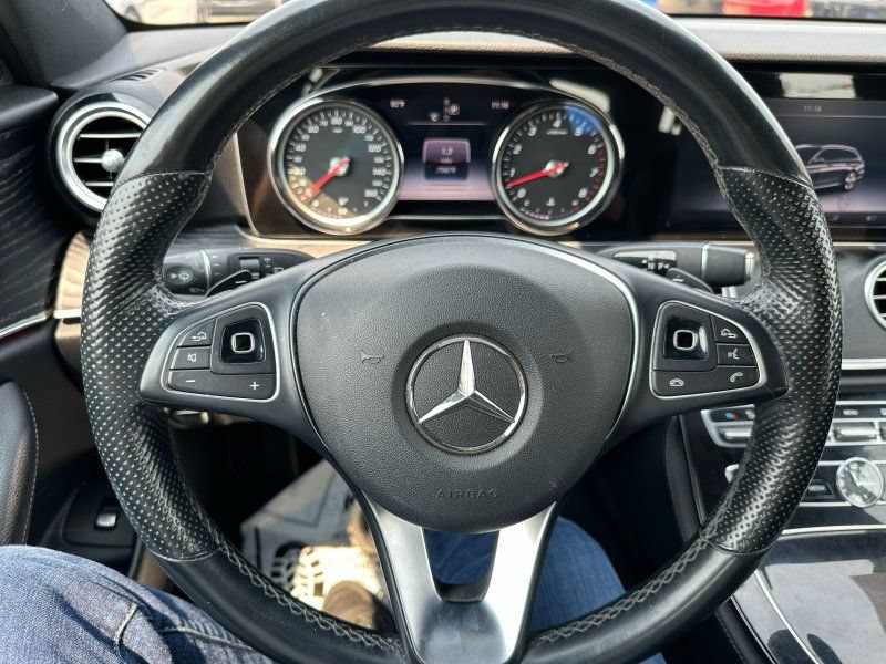 Used 2017 Mercedes-Benz E 400 4MATIC Wagon image 21
