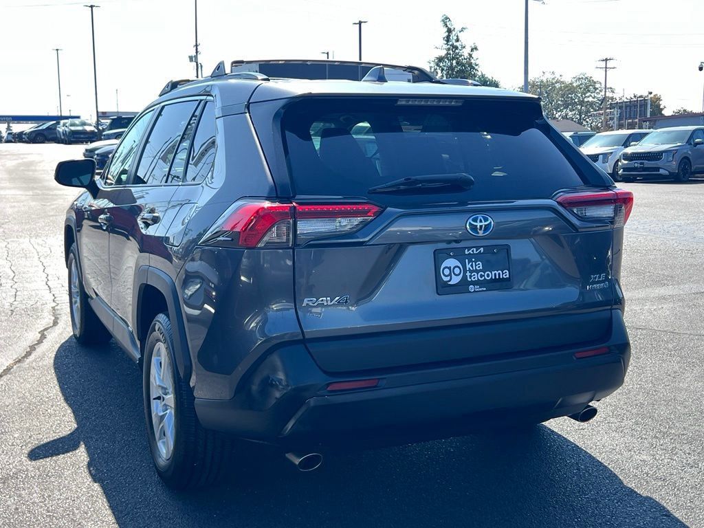 Used 2020 Toyota RAV4 XLE w/ Convenience Package AWD/4WD image 11