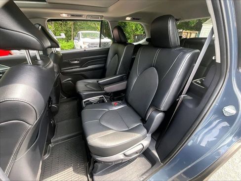 Used 2025 Toyota Grand Highlander AWD Hybrid image 14