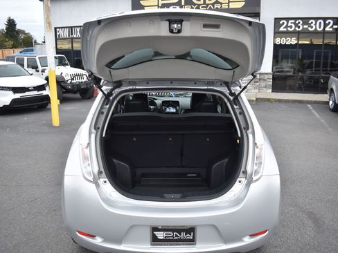 Used 2017 Nissan Leaf SL w/ Premium Package image 31