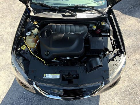 Used 2012 Chrysler 200 S FWD image 25