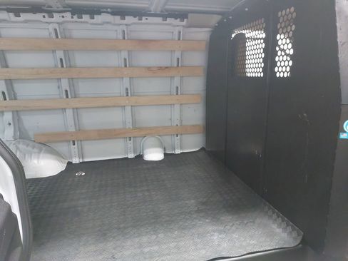 Used 2024 GMC Savana 2500 w/ Driver Convenience Package image 11