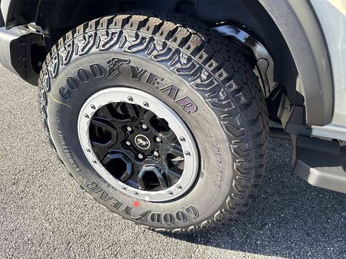 New 2025 Ford Bronco 2-Door w/ Sasquatch Package image 17