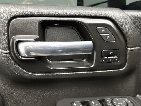 Used 2021 Chevrolet Silverado 3500 High Country image 12