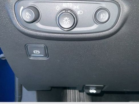 Used 2023 GMC Terrain SLT w/ LPO, Floor Liner Package image 27