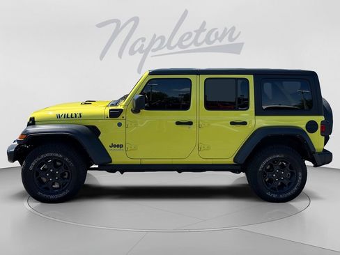Used 2023 Jeep Wrangler Unlimited w/ Cold Weather Group AWD/4WD image 2