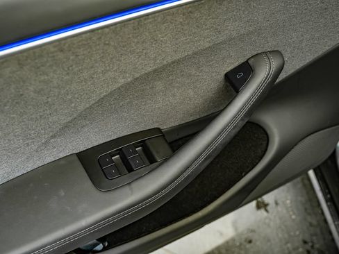 Used 2024 Tesla Model 3 Standard Range RWD image 17