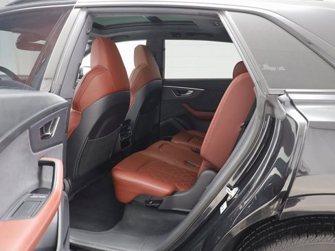 Used 2024 Audi SQ8 Prestige image 14