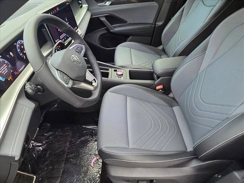 New 2026 Volkswagen Tiguan SE R-Line image 4