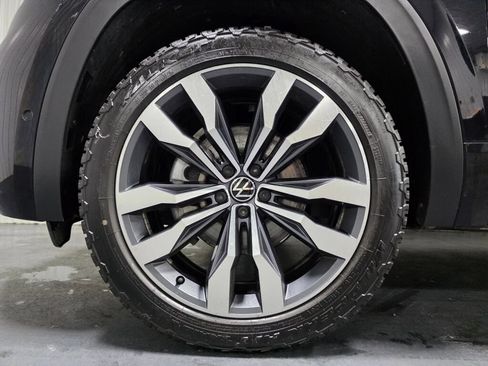 Used 2023 Volkswagen Atlas SEL Premium AWD/4WD image 5