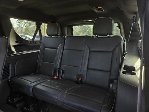 Used 2024 Chevrolet Suburban Premier image 28