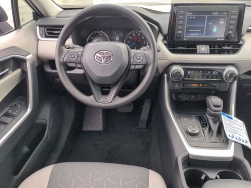 Used 2021 Toyota RAV4 XLE image 16