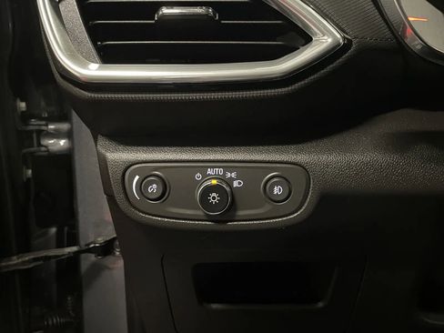 Used 2022 Chevrolet TrailBlazer LT w/ Driver Confidence Package image 26