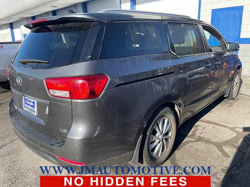 Used 2017 Kia Sedona LX w/ LX Essentials Premium Package FWD image 3