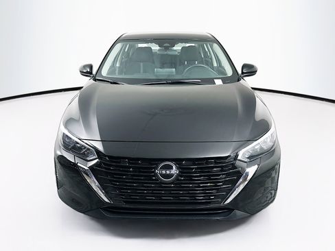 Used 2025 Nissan Sentra SV image 2