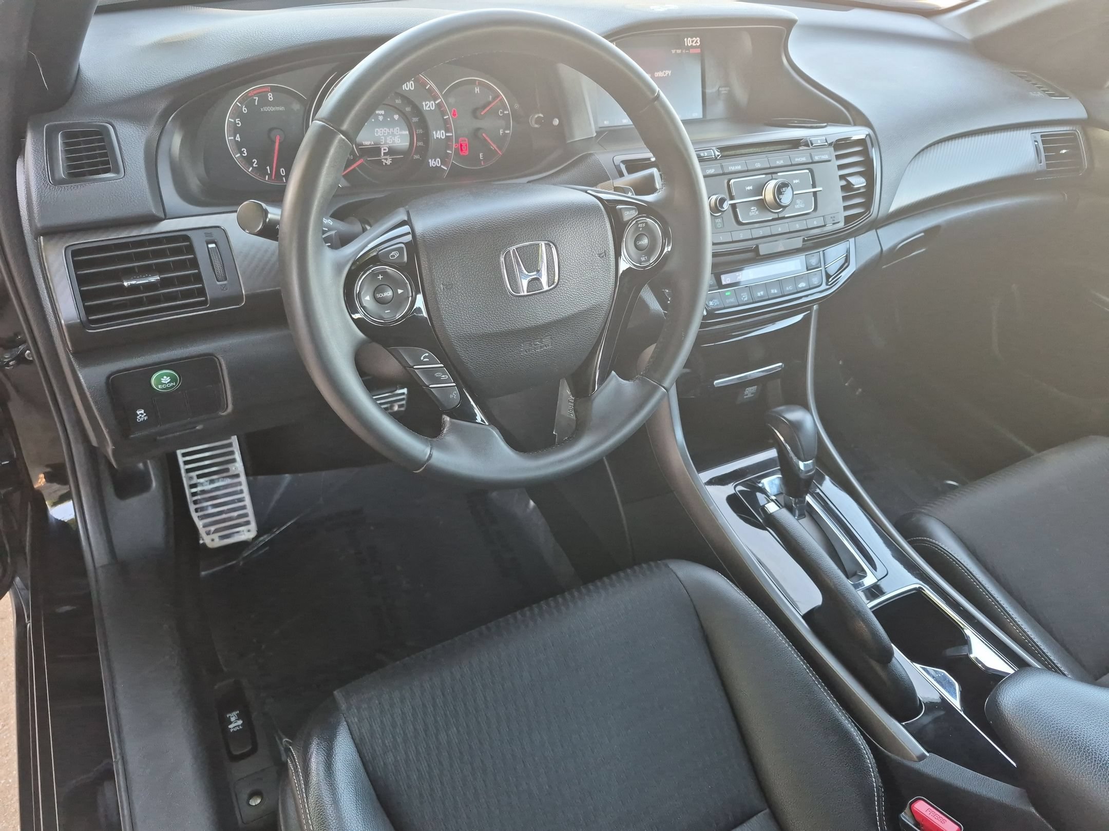 Used 2016 Honda Accord Sport image 11