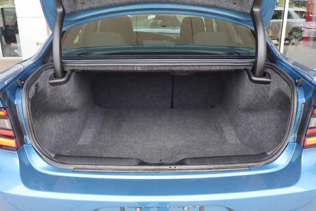 Used 2023 Dodge Charger SXT RWD image 9
