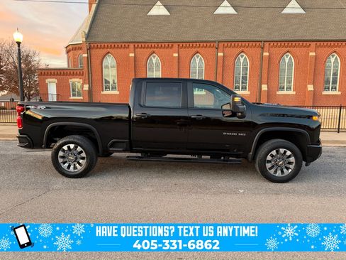 Used 2024 Chevrolet Silverado 2500 Custom w/ Custom Convenience Package image 7