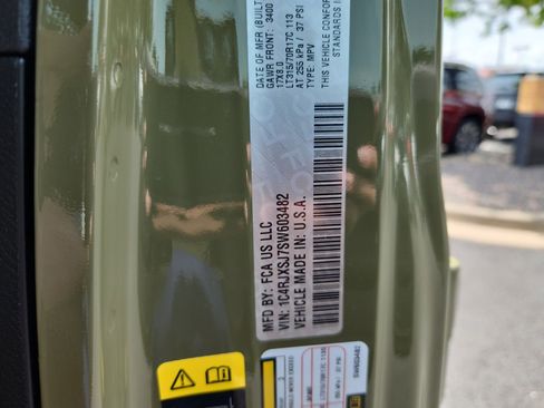 New 2025 Jeep Wrangler Unlimited Rubicon 392 image 25