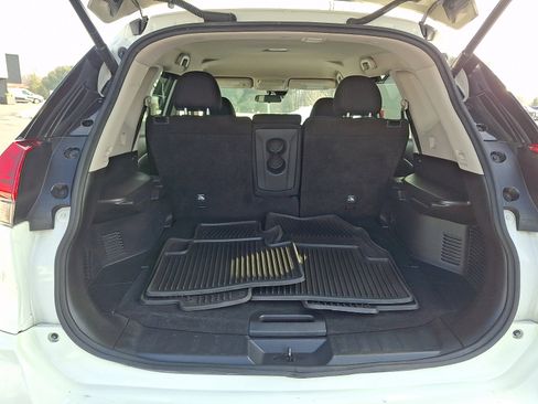 Certified 2020 Nissan Rogue SV image 28