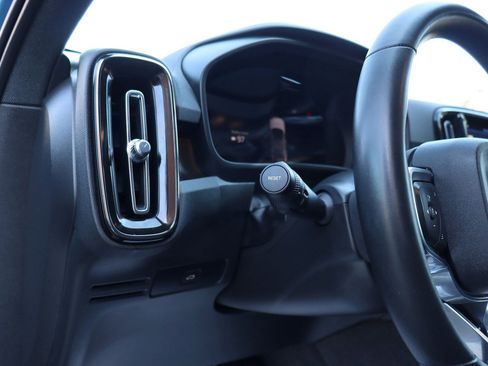 Used 2024 Volvo C40 Recharge Core image 26