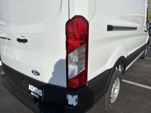 New 2026 Ford Transit 250 148 Medium Roof w/ Load Area Protection Package RWD image 16