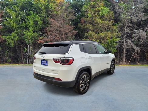 Used 2024 Jeep Compass Limited AWD/4WD image 17