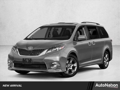 Used 2017 Toyota Sienna SE