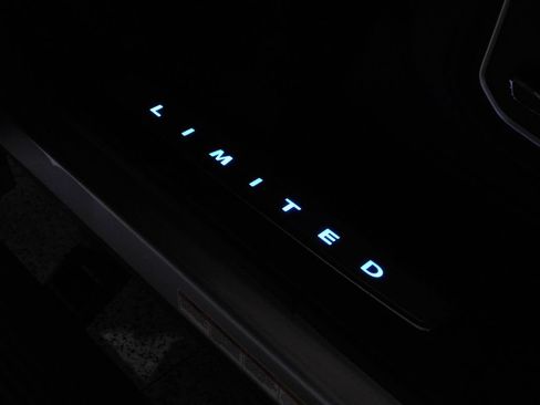 Used 2021 Ford F450 Limited w/ FX4 Off-Road Package AWD/4WD image 28