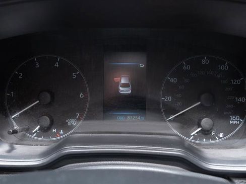 Used 2023 Toyota Corolla LE image 3