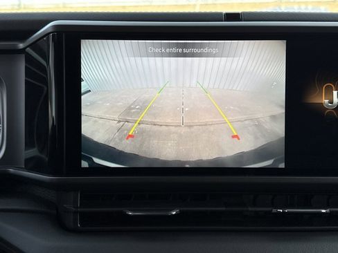 Used 2025 Jeep Wrangler Unlimited Rubicon image 14