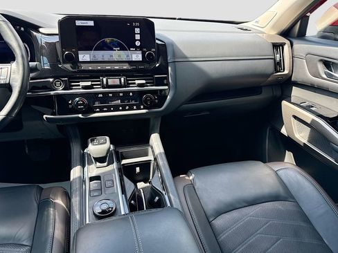 Used 2023 Nissan Pathfinder Platinum w/ Cargo Package AWD/4WD image 31