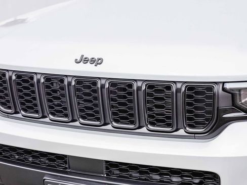 New 2025 Jeep Grand Cherokee L Limited w/ Black Appearance Package image 6