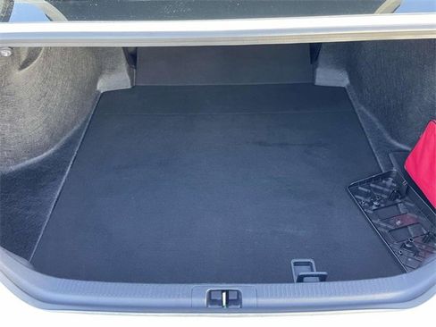 Used 2024 Toyota Camry SE image 10