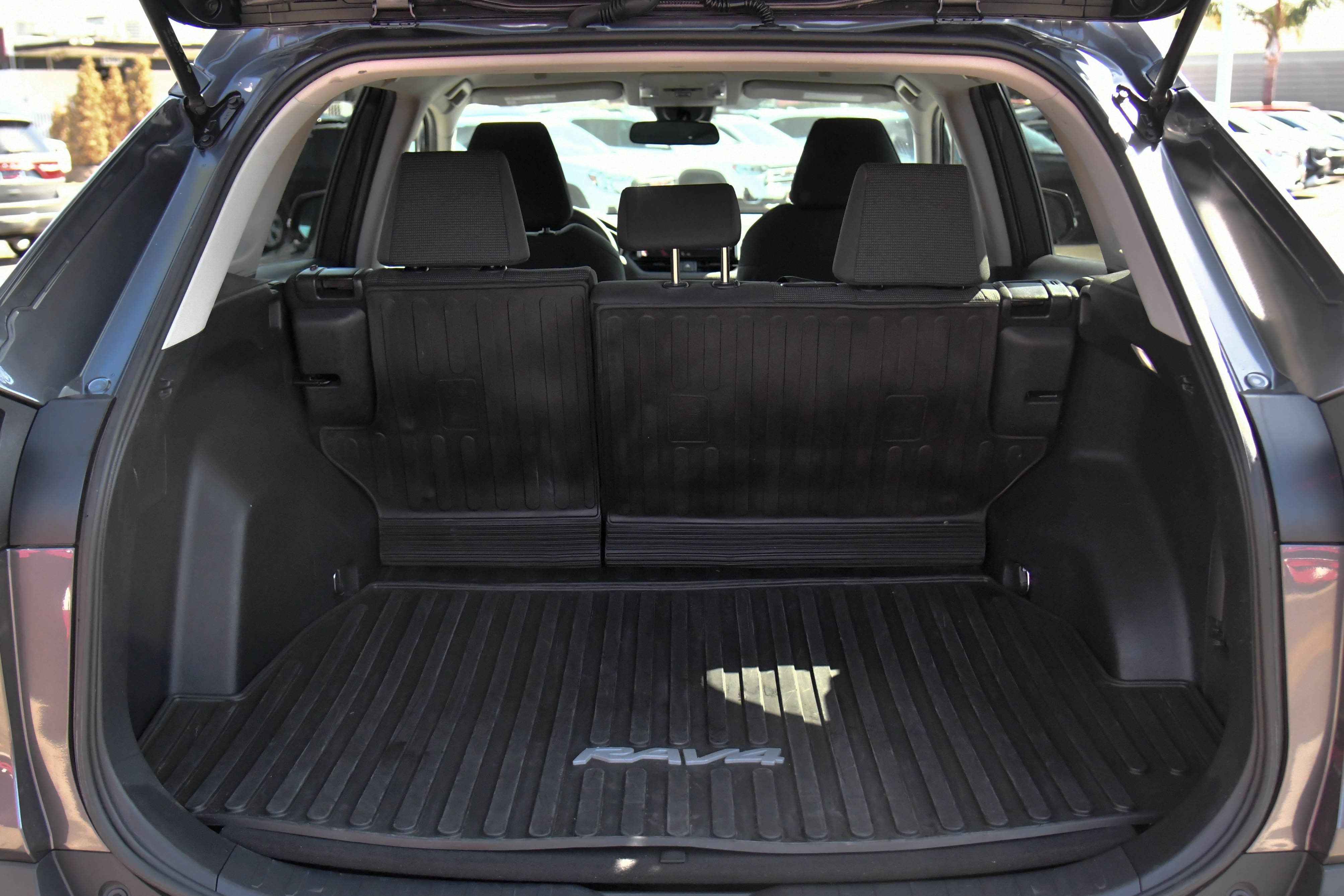 Used 2024 Toyota RAV4 LE AWD/4WD image 38