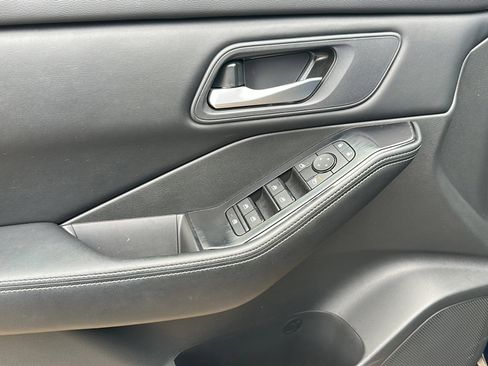 Certified 2025 Nissan Rogue SV image 16