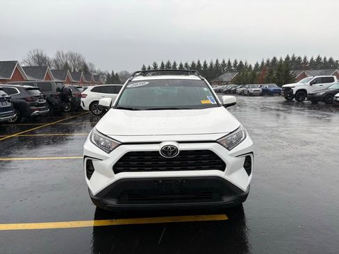 Used 2020 Toyota RAV4 XLE Premium image 7