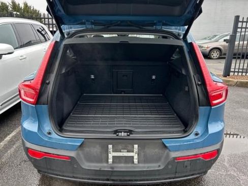 Used 2023 Volvo XC40 B5 Plus w/ Driver Assist Package image 5