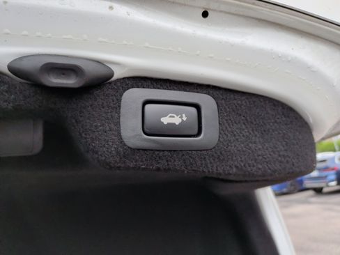Used 2015 Lexus LS 460 RWD image 39