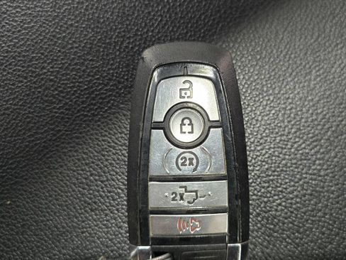 Used 2023 Ford F250 Lariat w/ Lariat Ultimate Package AWD/4WD image 15