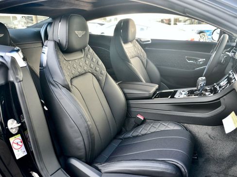 Used 2023 Bentley Continental GT Azure image 19