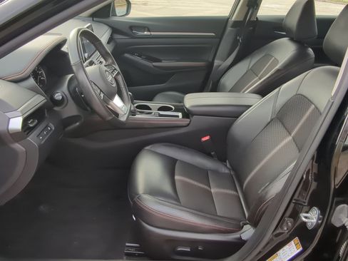 Used 2024 Nissan Altima 2.5 SR image 15