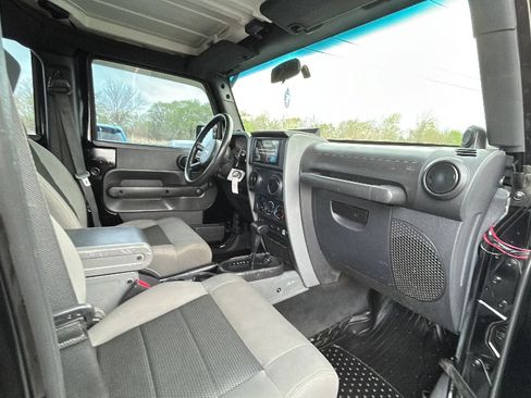 Used 2010 Jeep Wrangler Unlimited Sport w/ Trailer Tow Group AWD/4WD image 5