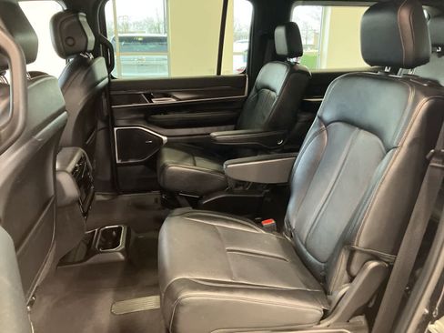 Used 2024 Jeep Wagoneer Series III AWD/4WD image 27